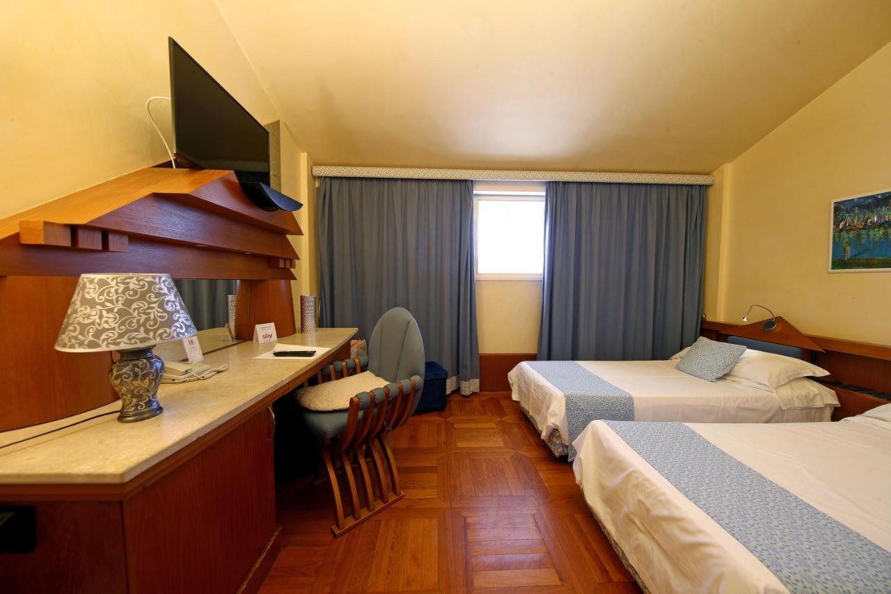 Hr Hotel Monfalcone Esterno foto