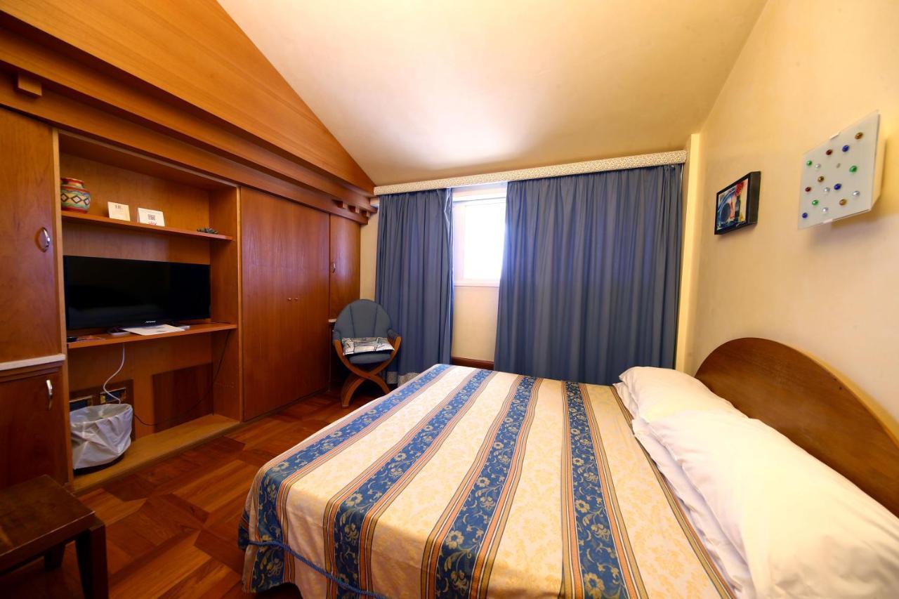 Hr Hotel Monfalcone Esterno foto
