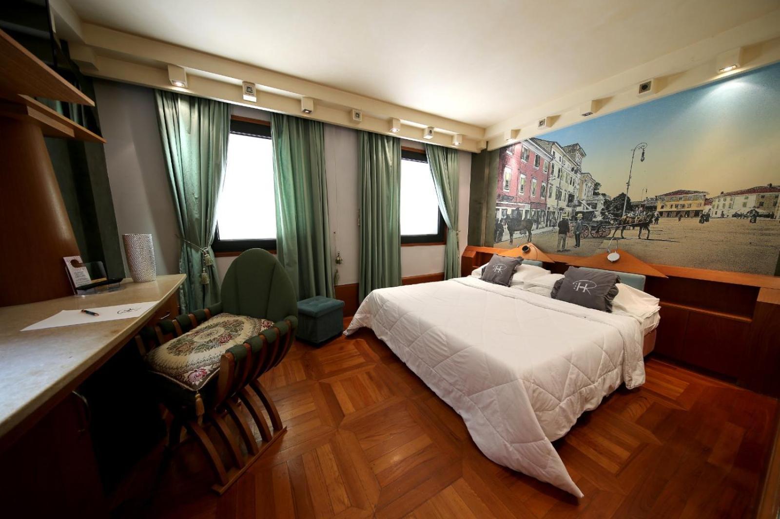 Hr Hotel Monfalcone Esterno foto