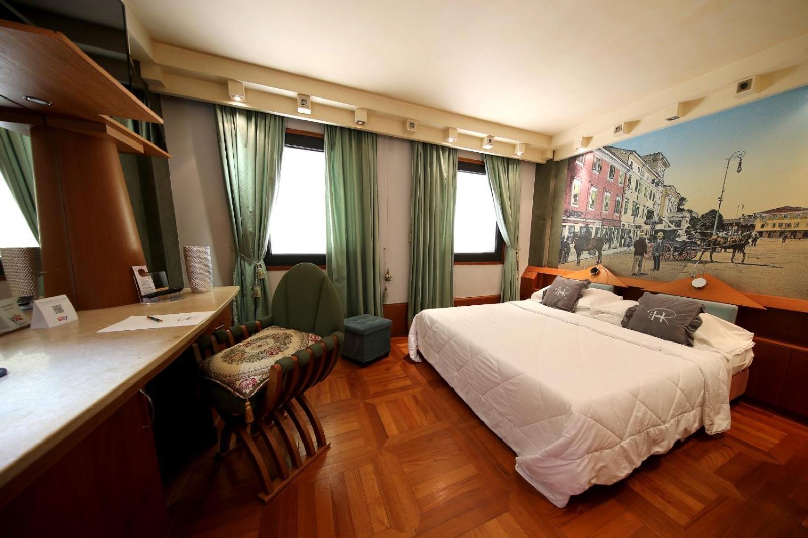 Hr Hotel Monfalcone Esterno foto
