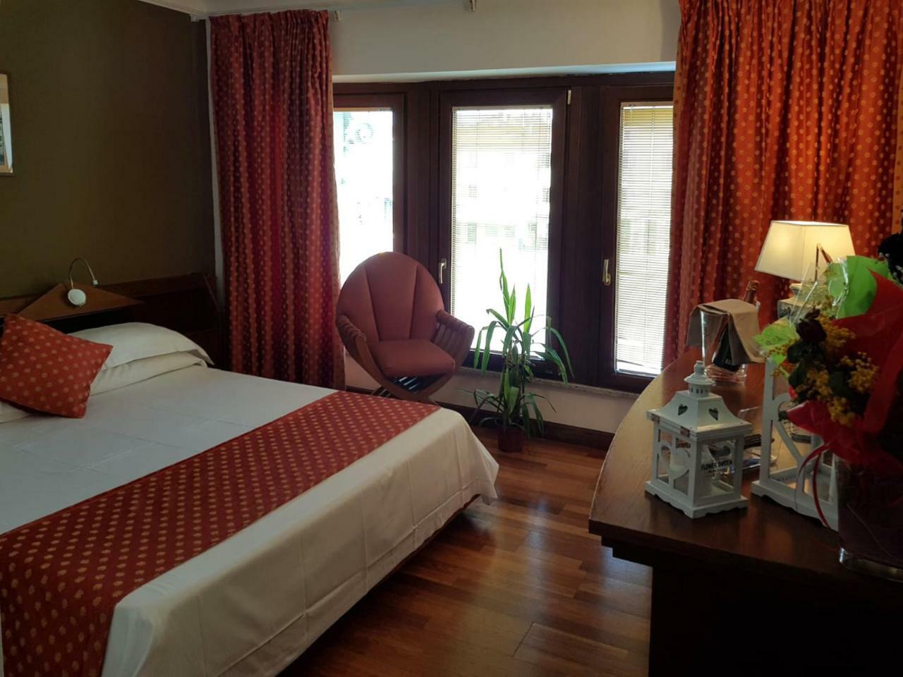 Hr Hotel Monfalcone Esterno foto