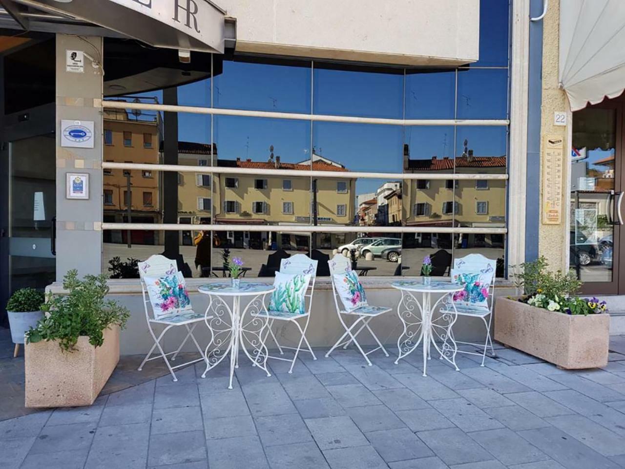 Hr Hotel Monfalcone Esterno foto