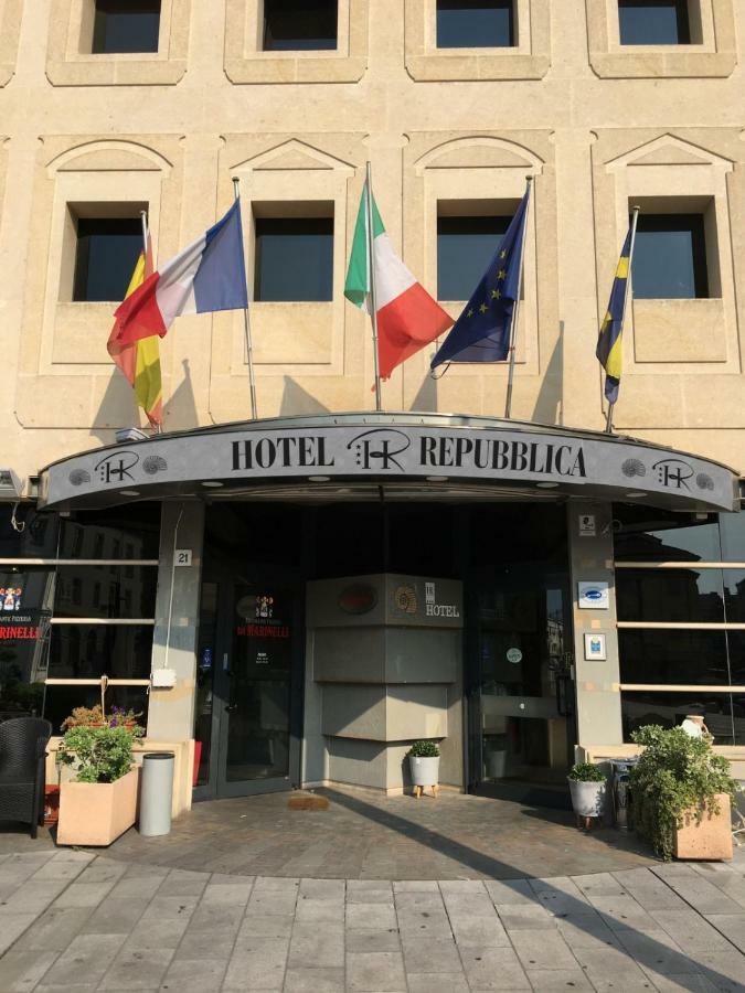 Hr Hotel Monfalcone Esterno foto